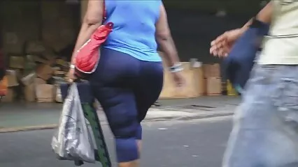 Joven lesbiana rusa se acostó con una chica madura y se hizo un cunnilingus videos pornos caseros x