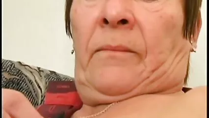 Lesbianas rubias y morenas divirtiéndose con consolador y sexo casero en vivo gratis culo entre sí nena