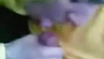 Chica se quitó las bragas de encaje, para acariciar su videos xxx caseros de maduras consolador coño