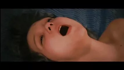 Puta joven forzada a lamer nena y Doble video de pornografia casero penetración