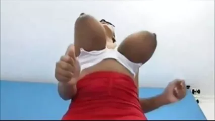 tener sexo en videos pornocaseros la cama con dos amantes