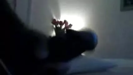 Besa a dos videos de folladas caseras chicas y se las follan en el agujero.