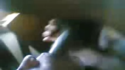 Hizo que una mujer bebiera whisky y la besó videos xxx caseros en español llena