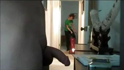 Después videos caseros de pornografía de fumar, una mujer hambrienta quiere sexo en su coño y hendidura anal
