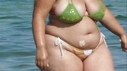 Hermosa amante rusa orina en la amateur casero gratis boca de un hombre y lo hace lamer