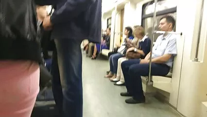 Un hombre con barba meterá a quiero ver videos pornos caseros una joven en el coño y la boca