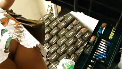 Marido se folla peliculas pono caseras a su amante mientras su esposa va de compras